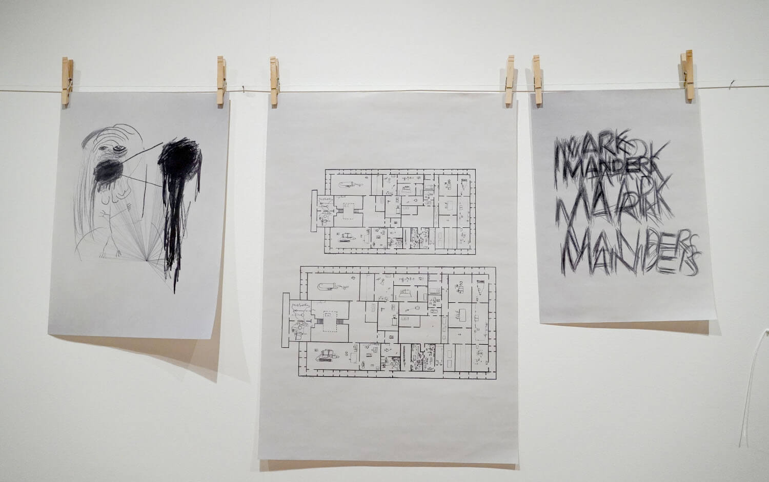 マーク・マンダース《ドローイングの廊下》展示風景:東京都現代美術館